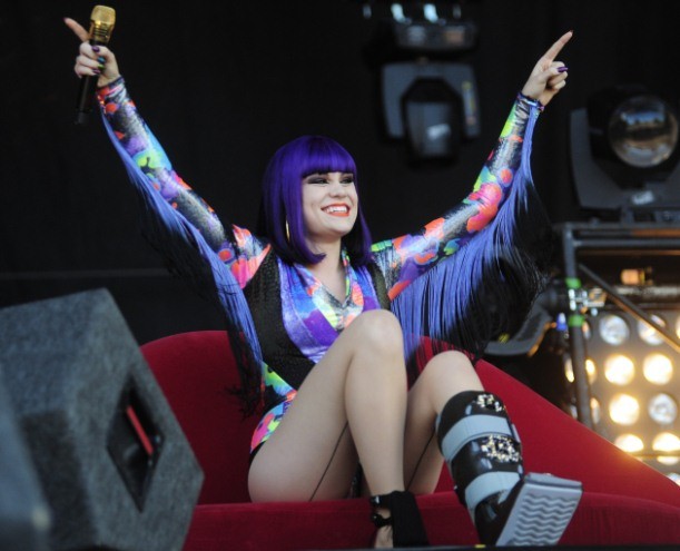 Em 2012, uma fã quebrou a própria perna para ficar "parecida" com a Jessie J e ainda mandou a seguinte mensagem para a cantora: "Eu vou fazer de tudo para ser igual a você". M-E-D-O.