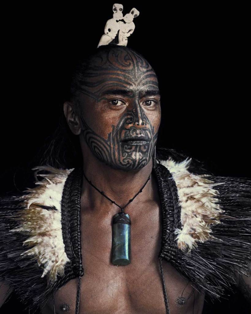 O povo Maori tem tatuagens tribais com significados variados
