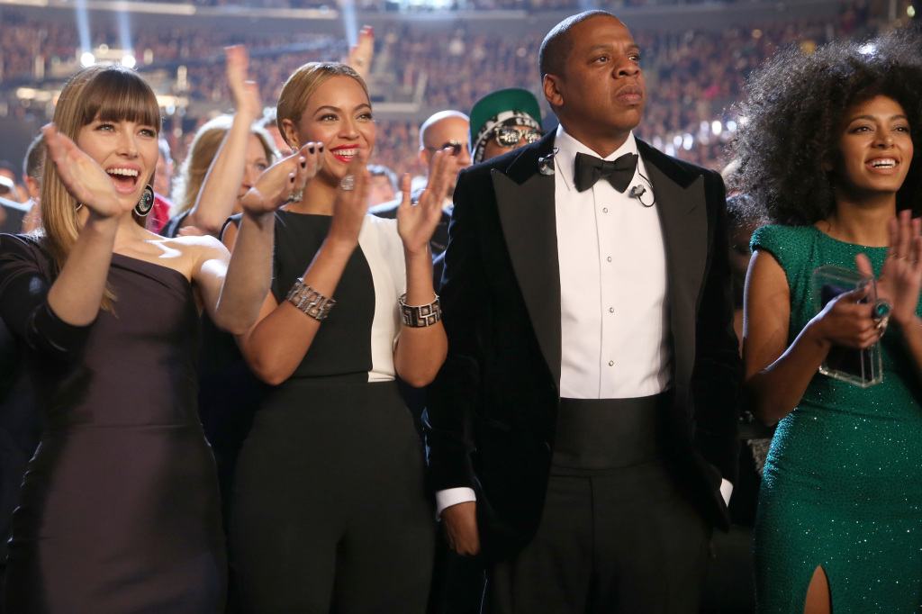 Jessica Biel, Beyoncé,  Jay-Z e Solange Knowles no Grammy, em 2013