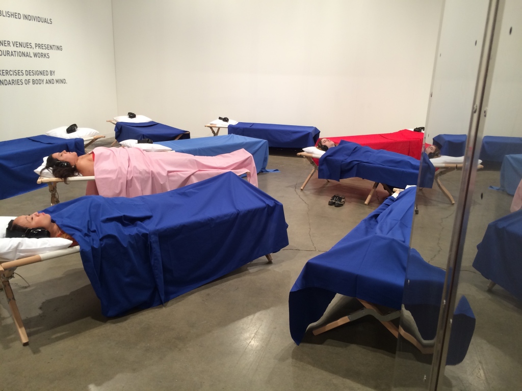 "Sleeping Exercise", na Art Basel, ação de Marina Abramovic para promover seu instituto