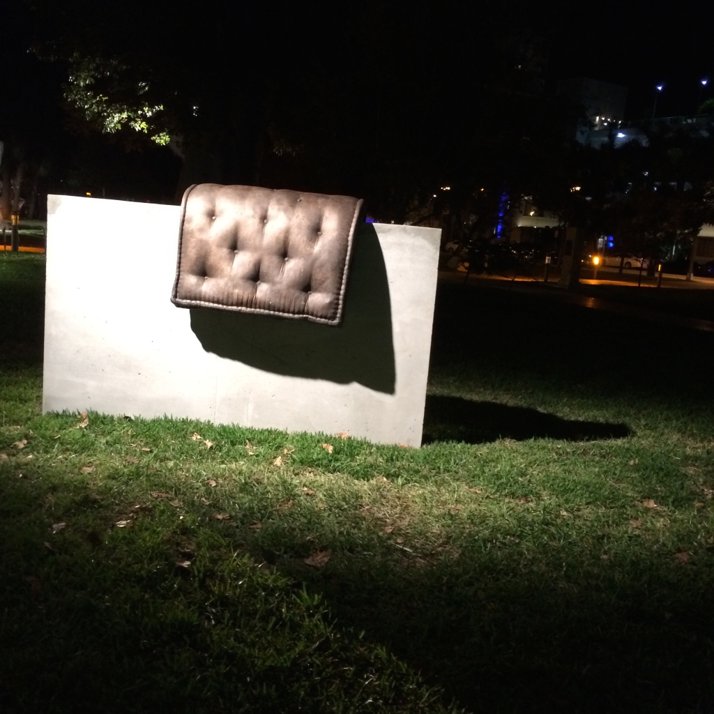 O inusitado é o tom de um conjunto heterodoxo de obras expostas na Collins Park, durante a Miami At Basel