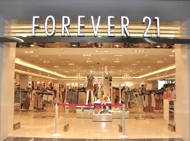 Forever 21 anuncia fechamento de lojas e promove queima de estoque - ISTOÉ  DINHEIRO