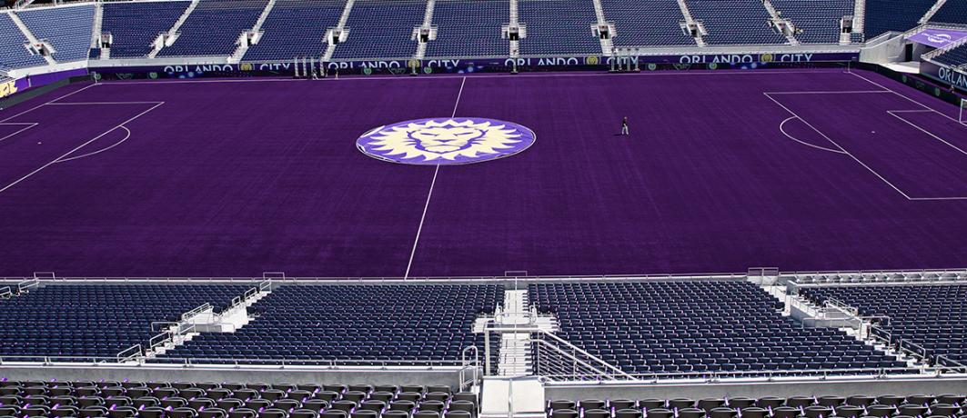 1º de abril? Time de Kaká 'pinta' gramado do seu estádio de roxo para  partida nos EUA; veja – Vírgula