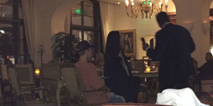 Justin-Bieber-and-Selena-Gomez-sitting-together-at-the-Montage-Hotel-in-Beverly-Hills-Los-Angeles-on-November-20 2