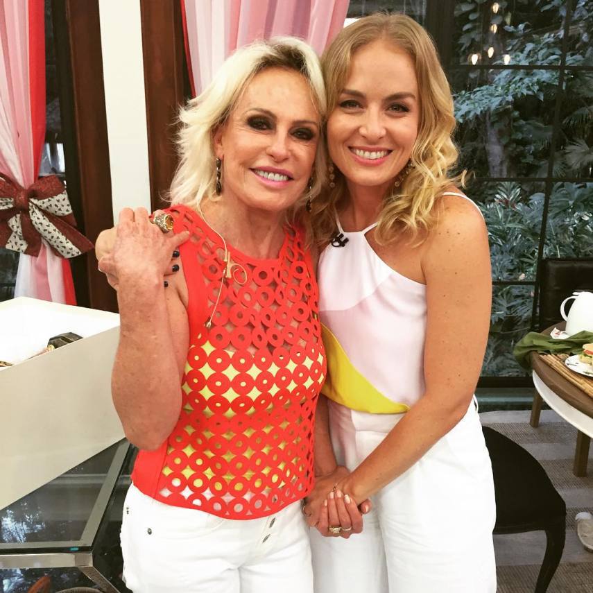 Angélica postou foto no Instagram ao lado de Ana Maria Braga. 