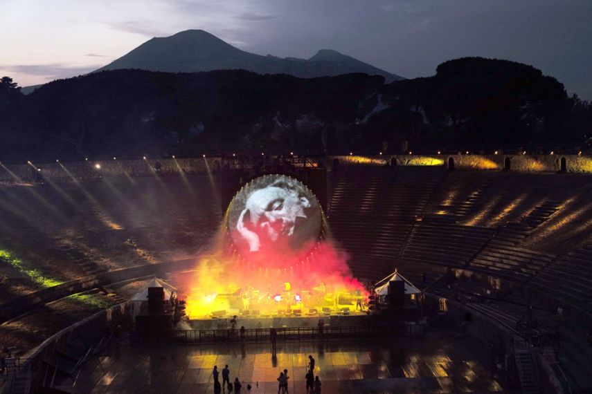David Gilmour durante ensaio para show em Pompeia