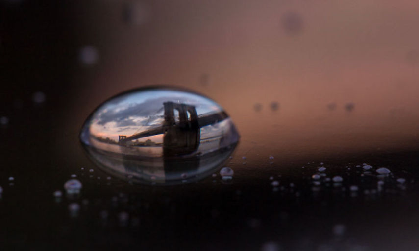 Dusan Stojancevic tem fotos de diversas cidades do mundo "dentro" de gotas de água