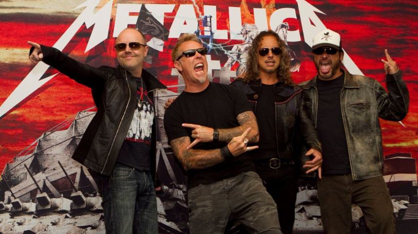 Metallica-Moth-Into-Flame