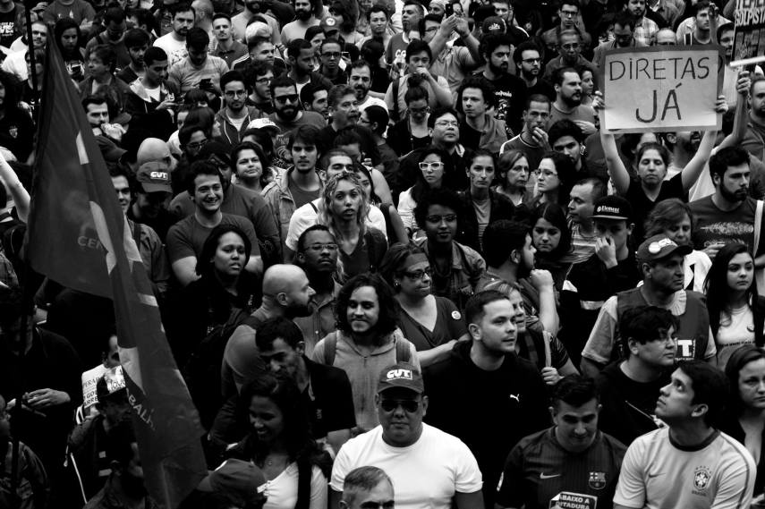 Protesto por 'Diretas Já' reuniu 100 mil pessoas na Paulista, segundo organização