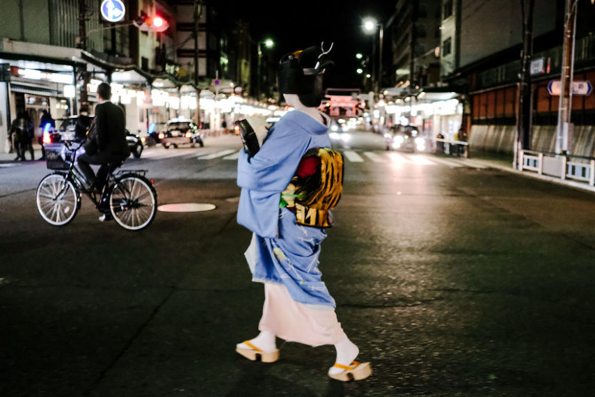 Embaixadora da Fujifilm, a fotógrafa Mindy Tan viajou para o Japão pela primeira vez e passou duas semanas em Kyoto, no Japão, para fotografar o dia a dia da cidade