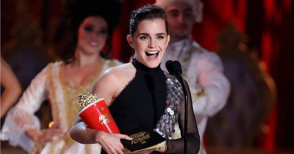 Emma Watson venceu por sua atuação como Bela, em A Bela e a Fera