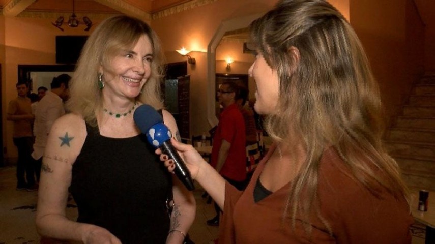 Ísis de Oliveira em entrevista ao TV Fama