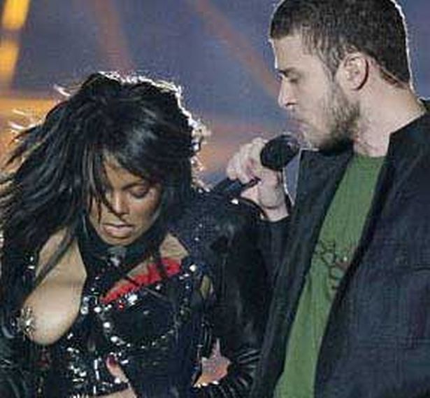 Apresentação em 2004 terminou mal após Timberlake expor seio da cantora