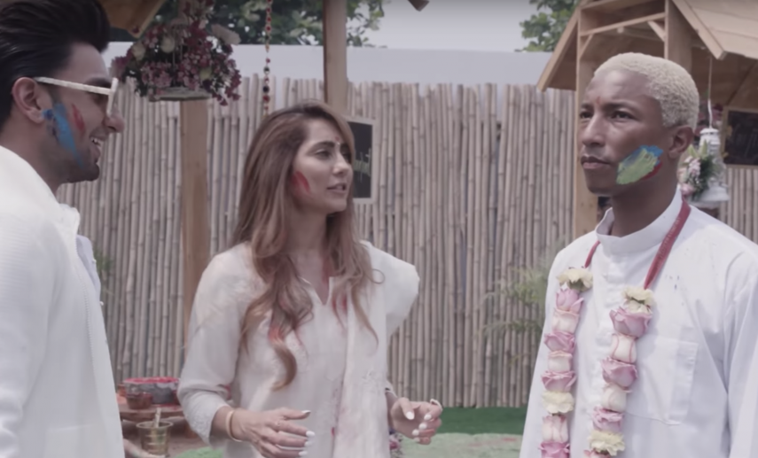 O rapper Pharrel Williams viajou à Índia para campanha