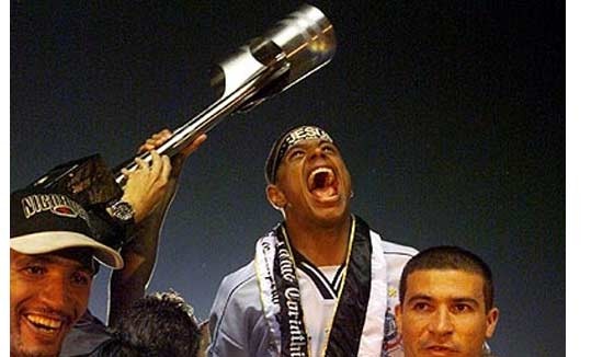 O Pé-de-Anjo é responsável por grandes alegrias para o torcedor corintiano - ele é o jogador que mais venceu títulos com a camisa alvinegra. Porém ele também é responsável por uma das memórias mais amargas para o bando de loucos: o pênalti perdido na semifinal da Taça Libertadores de 1999, que é motivo de chacota até hoje por parte dos palmeirenses.