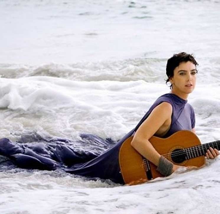 ‘Não dá para dissociar vida e obra’, diz Adriana Calcanhotto sobre biografias não autorizadas