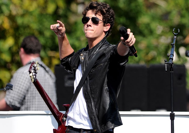 Nick Jonas comandando a galera