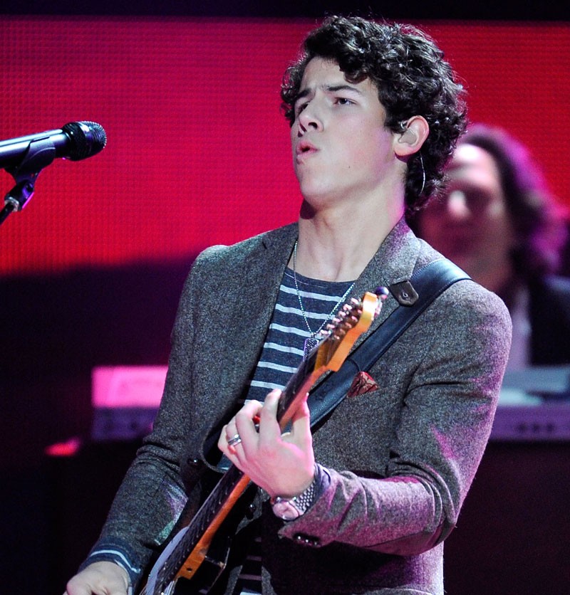 Nick Jonas arrasando na guitarra II