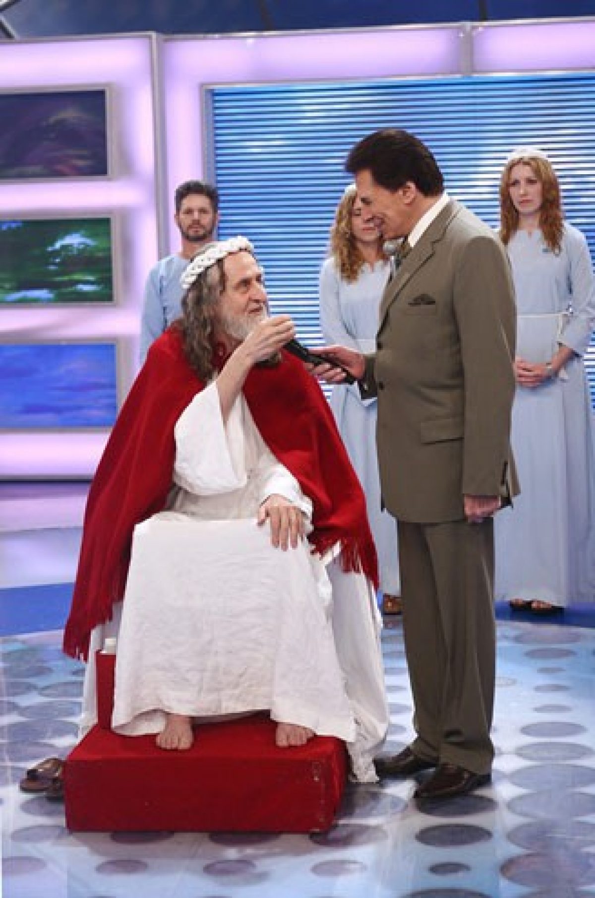 Silvio Santos se recusa a falar com Inri Cristo por se considerar pecador –  Vírgula