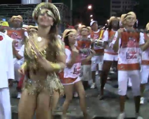 Viviane Araújo samba em noite de Lampião na Sapucaí