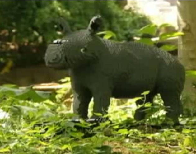 Zoo do Bronx monta safári de animais construídos com Lego