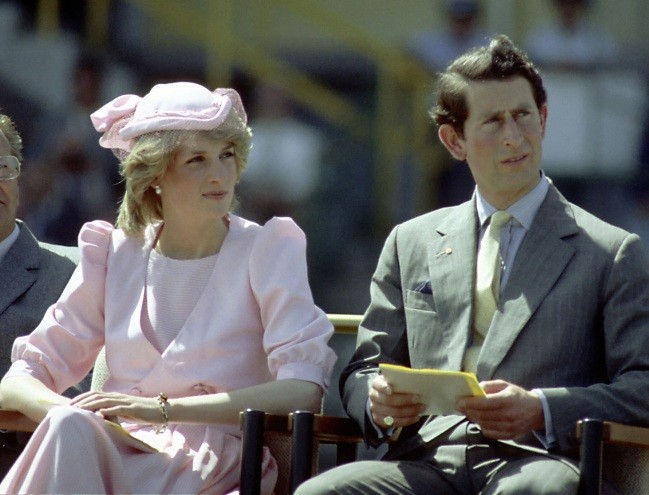 Lady Di com o príncipe Charles em 1983