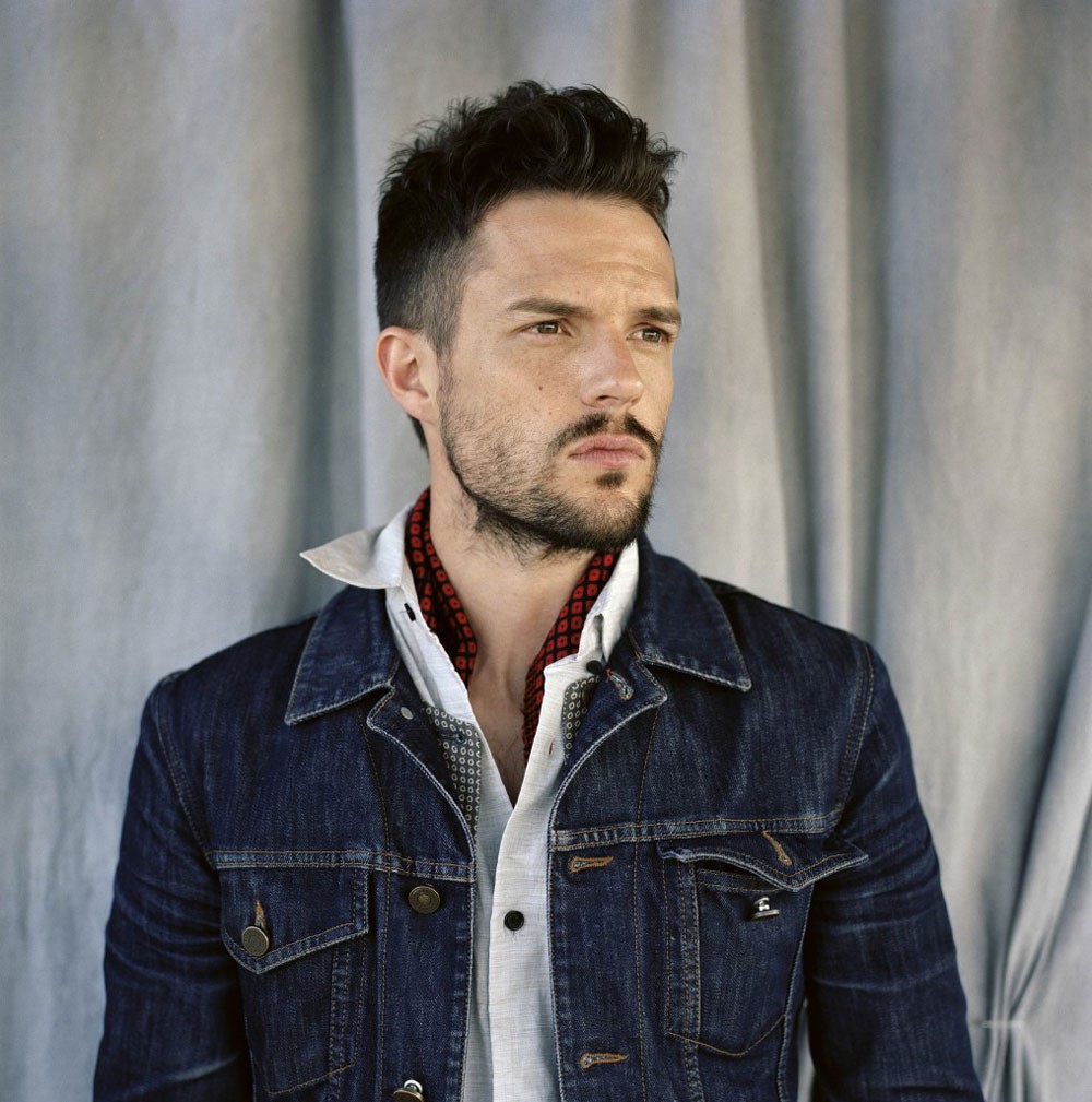Brandon Flowers sobre The Killers: 'somos exploradores e continuaremos a cavar'