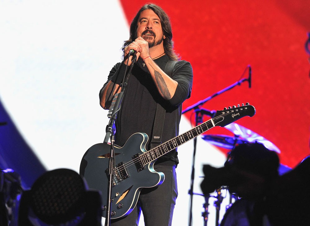 Foo Fighters voltam aos palcos e incluem versões de Beatles e Pink Floyd no setlist