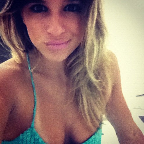 As fotos de biquíni e na praia são as favoritas de Jade Barbosa