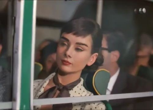 Audrey Hepburn 'ressuscita' e estrela comercial de marca de choco