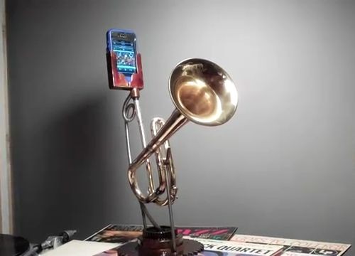Amplificador vintage para smartphone funciona sem energia elétric