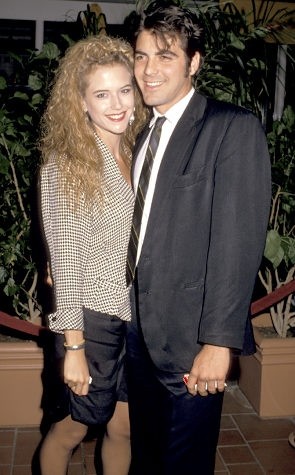 George Clooney e Kelly Preston namoraram por um ano, entre 1988 e 1989