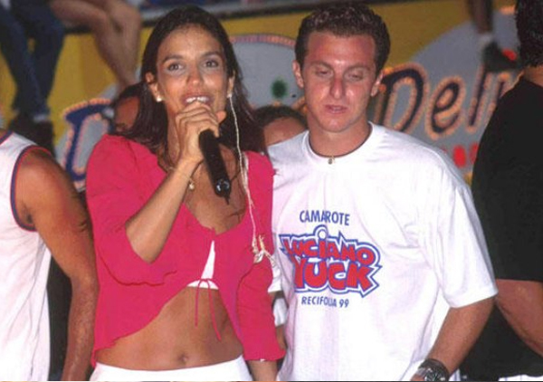 Depois de se separar de Eliana, Luciano Huck engatou um namoro com Ivete Sangalo que durou muito pouco, no final dos anos 90