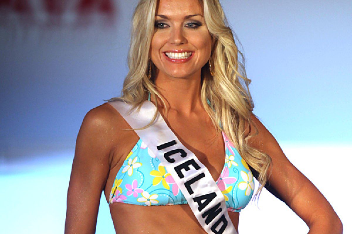 Feministas ironizam inscrições para o Miss Islândia 2013 – Vírgula, image size:1200x800