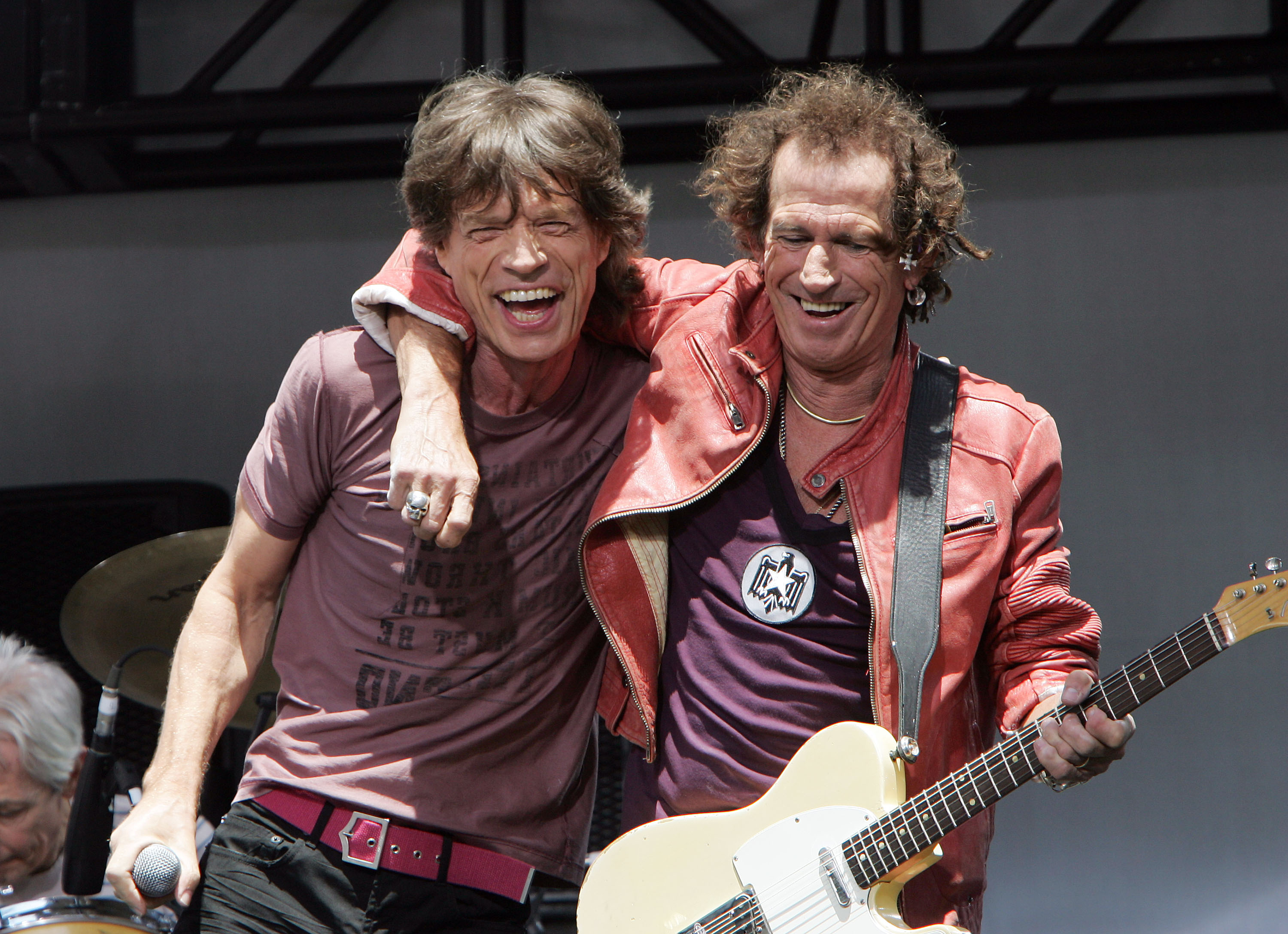 Livro revela que Keith Richards 'não suportava' Jagger e o chamava de  'madame' – Vírgula