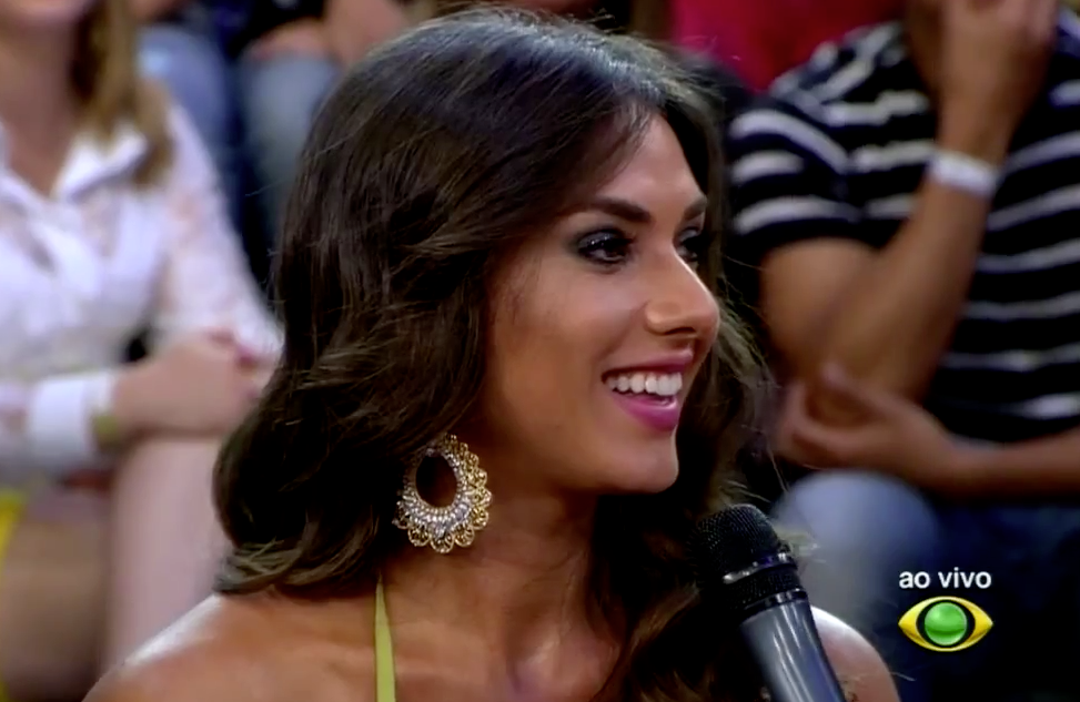 Nicole Bahls se inspira e abre o coração no Pânico