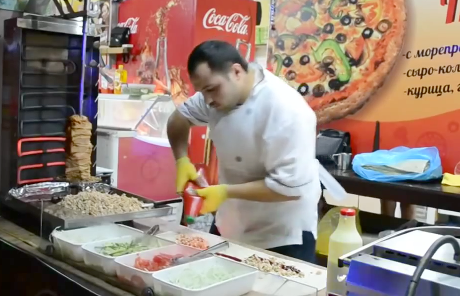 O melhor vendedor de kebab que você já viu na sua vida!