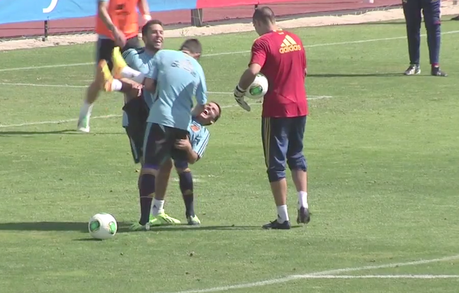 Pedro acerta lindíssima bicicleta em treino da Espanha