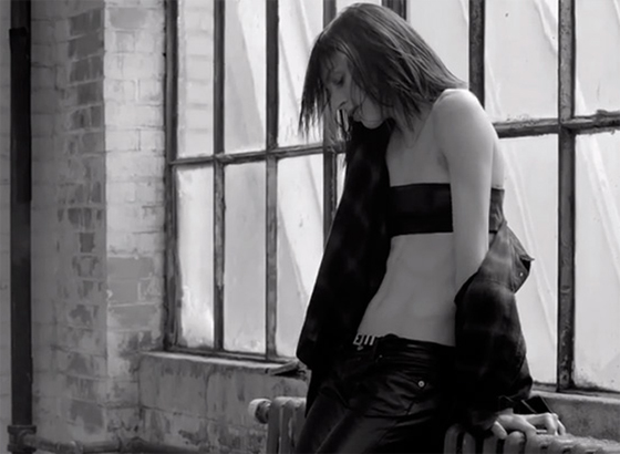 Hedi Slimane cria bailarina grunge