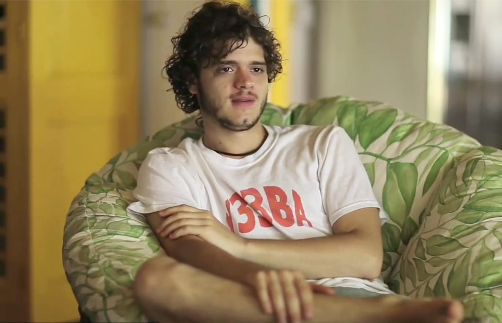 Mel Azul explica o que significa a banda no 13º episódio