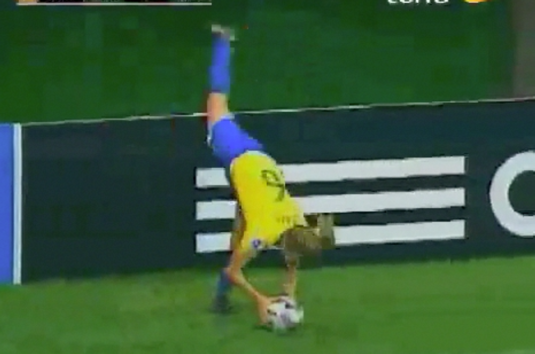 Na moda, nova cobrança de lateral foi usada por brasileira