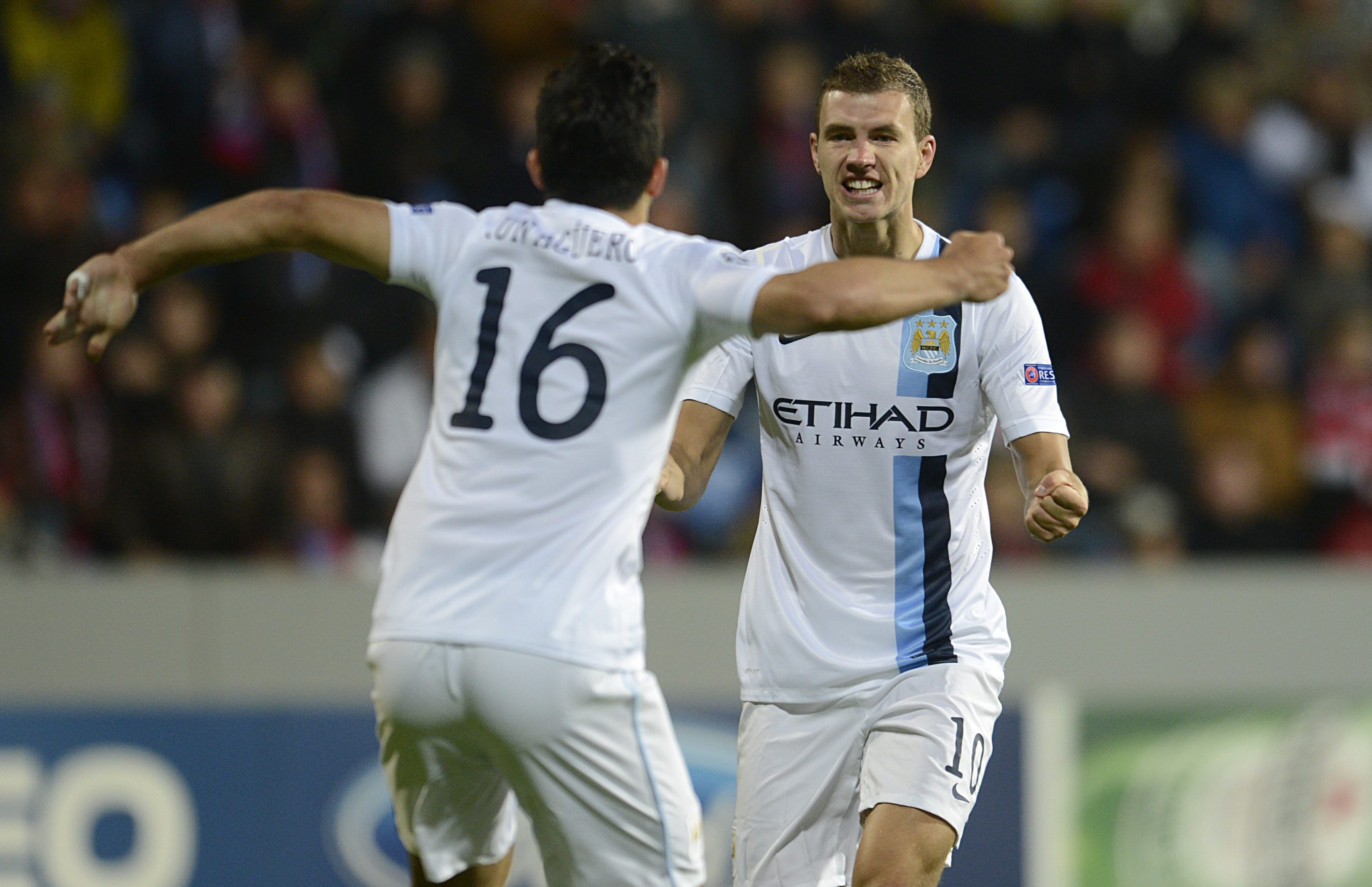 Com Dzeko, lista de convocados da Bósnia para Copa tem 24 jogadores