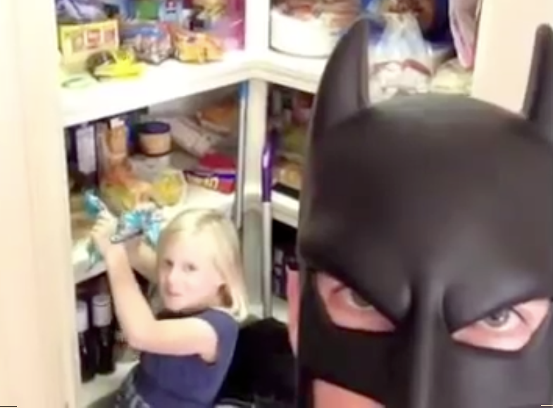 "BatPai" usa o Vine para mostrar seu dia a dia com a família