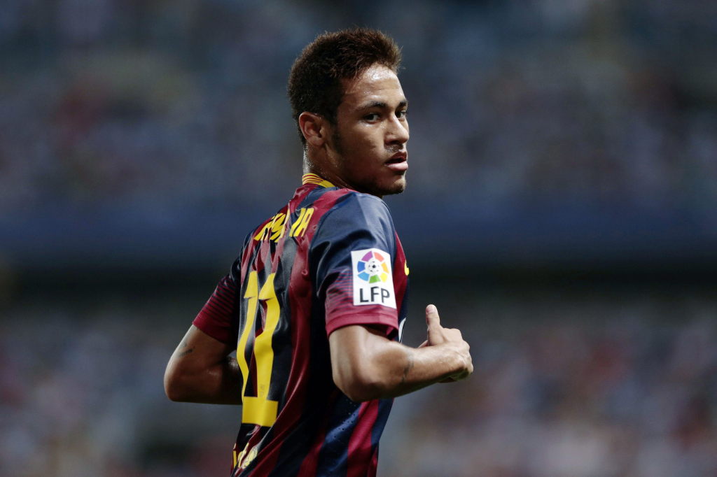Já no Barcelona, Neymar aposta do corte tradicional, sem chamar muita atenção