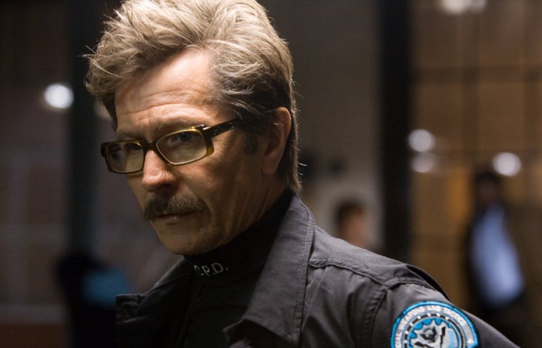 Gary Oldman pede perdão à comunidade judaica por declarações polêmicas