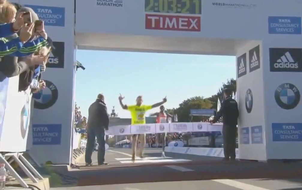 Intruso 'rouba' recorde mundial de maratonista no finzinho
