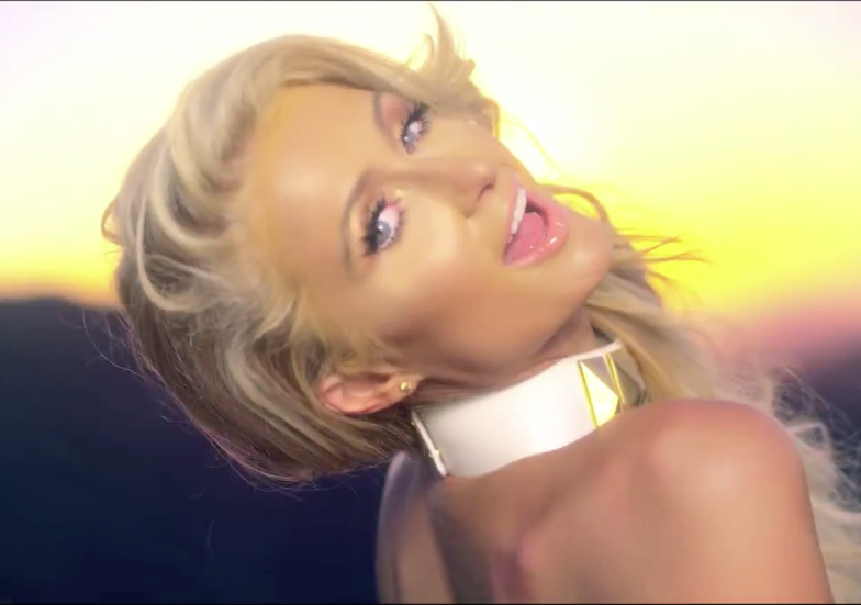 Paris Hilton aparece toda baladeira em clipe de Good Time