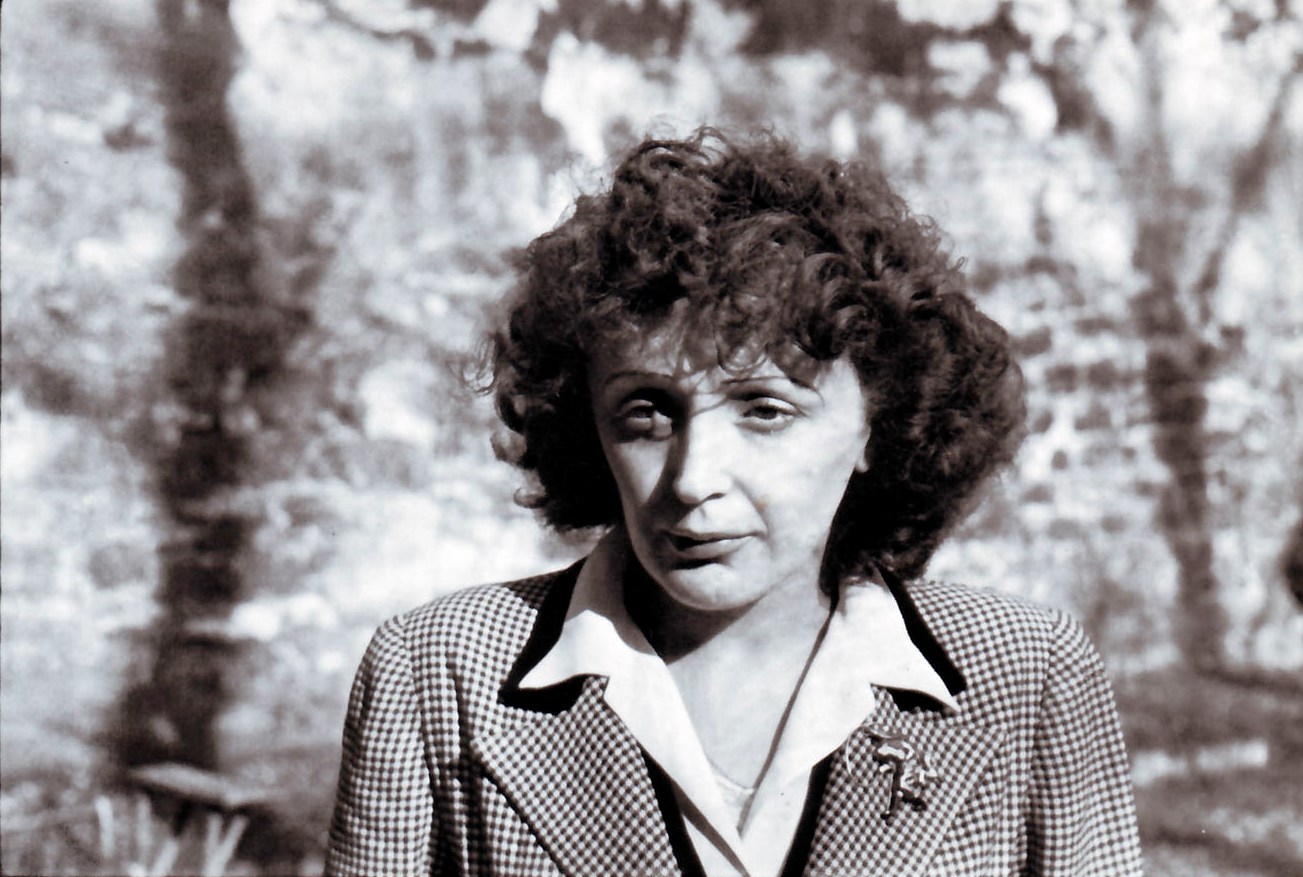 Paris homenageia 50 anos da morte de Edith Piaf, a alma da música francesa