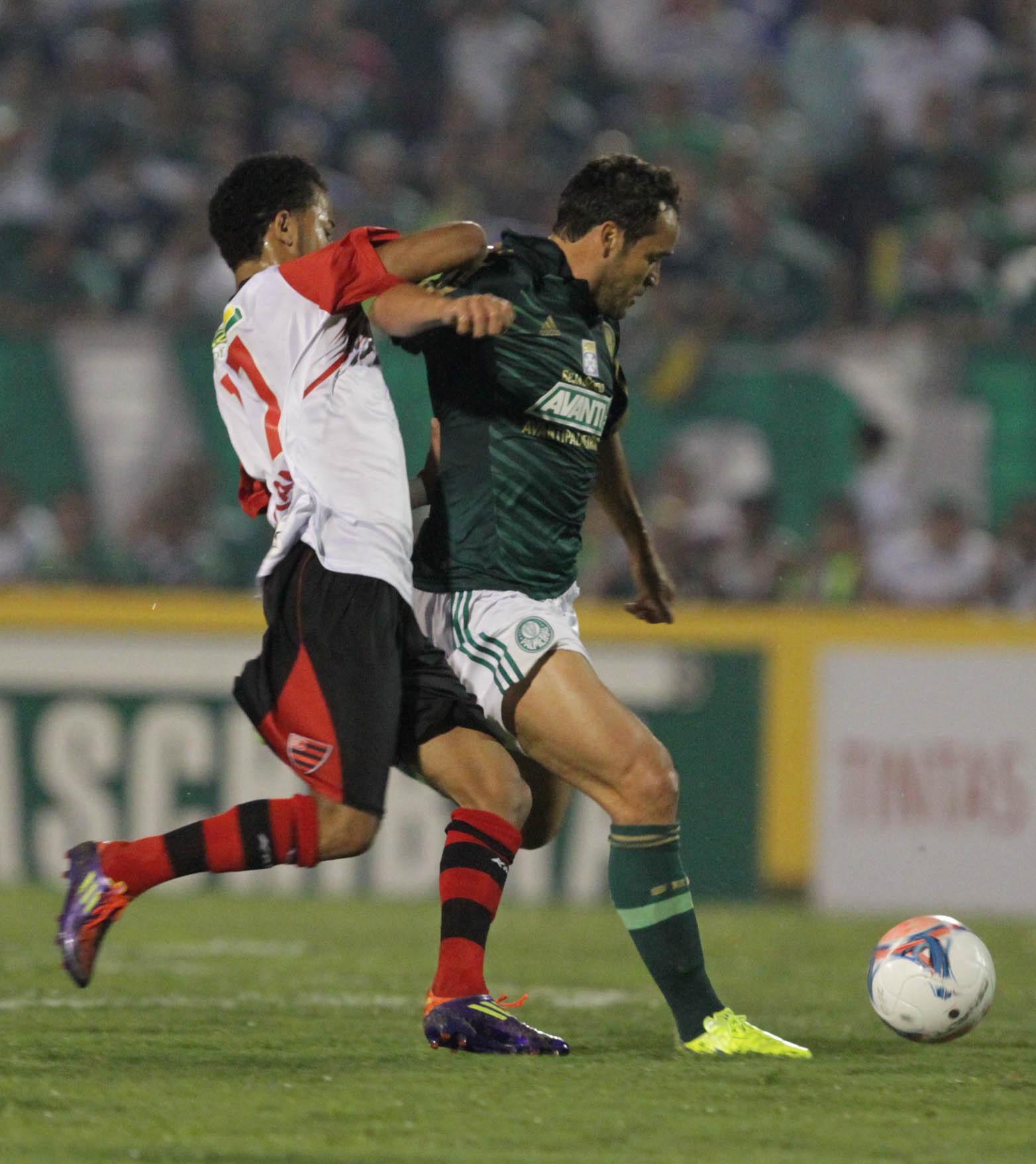 Palmeiras vence mais uma e está cada vez mais perto do acesso