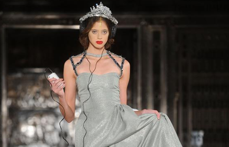 Sempre na estica! Veja 5 aplicativos de moda para baixar já!